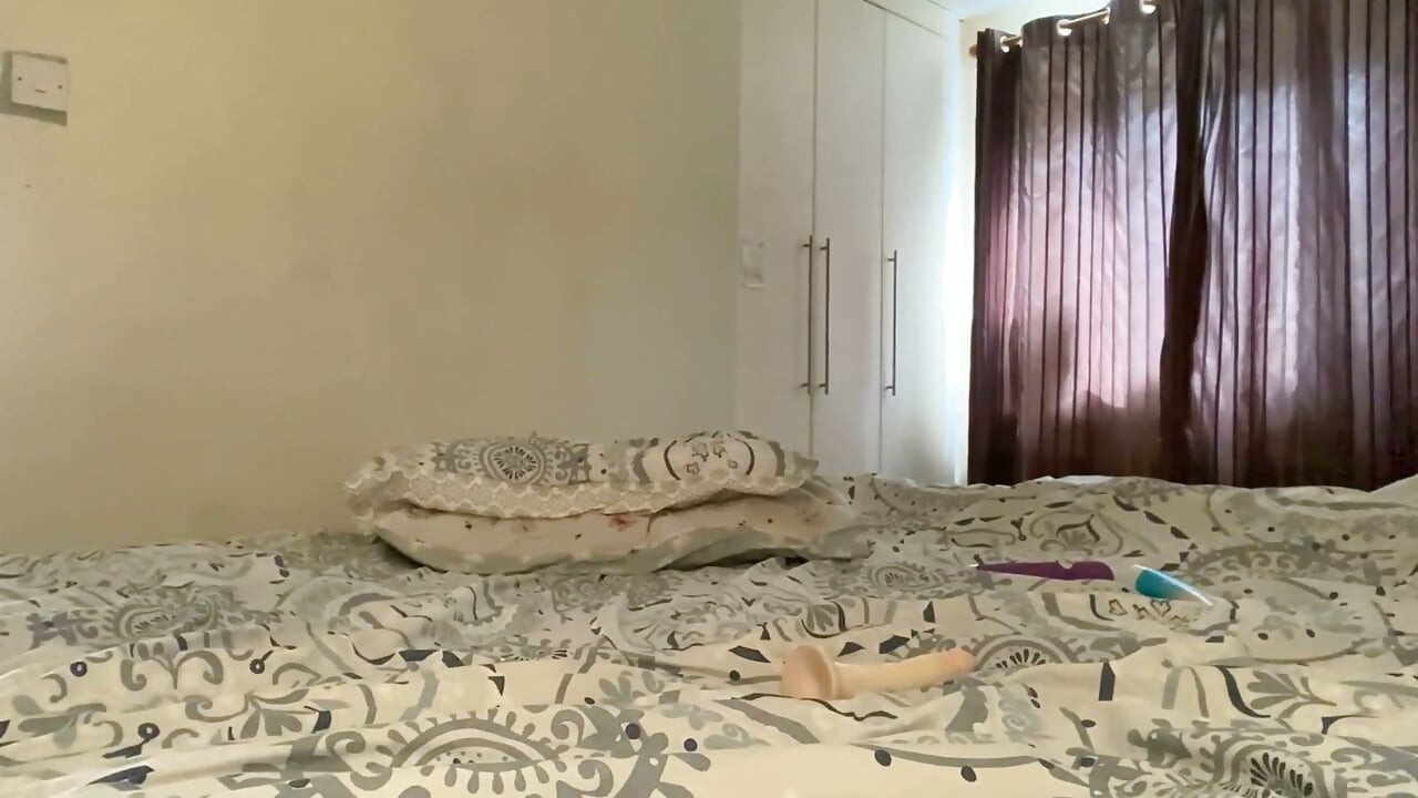 Titan the Huge Anal but-plug Covered in Oil and Pleasing Myself