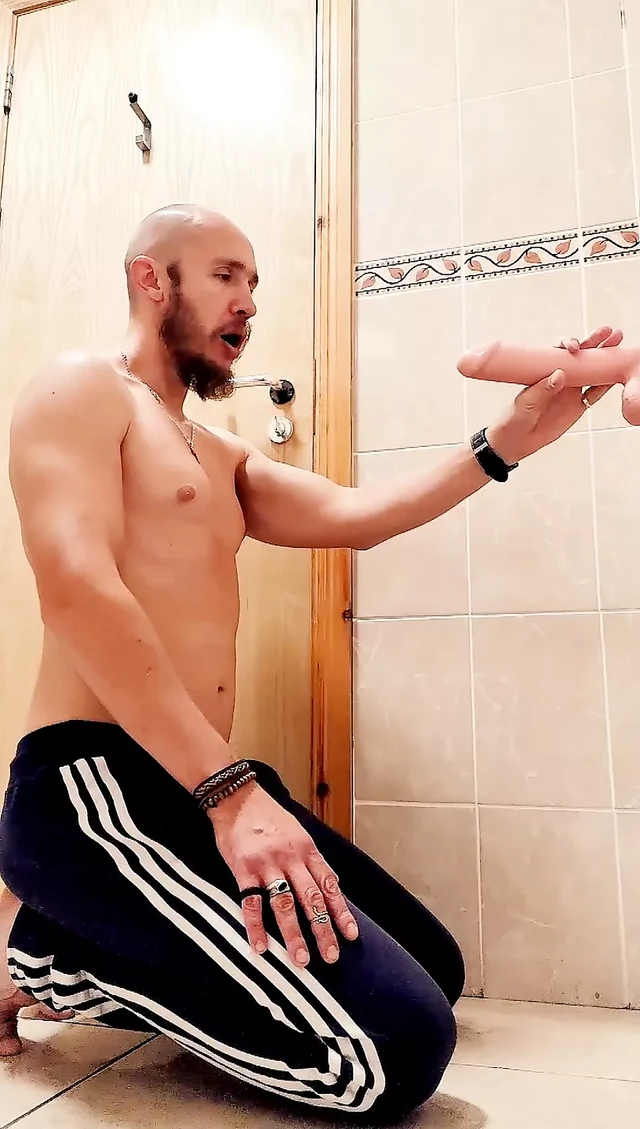 Sucking dildo