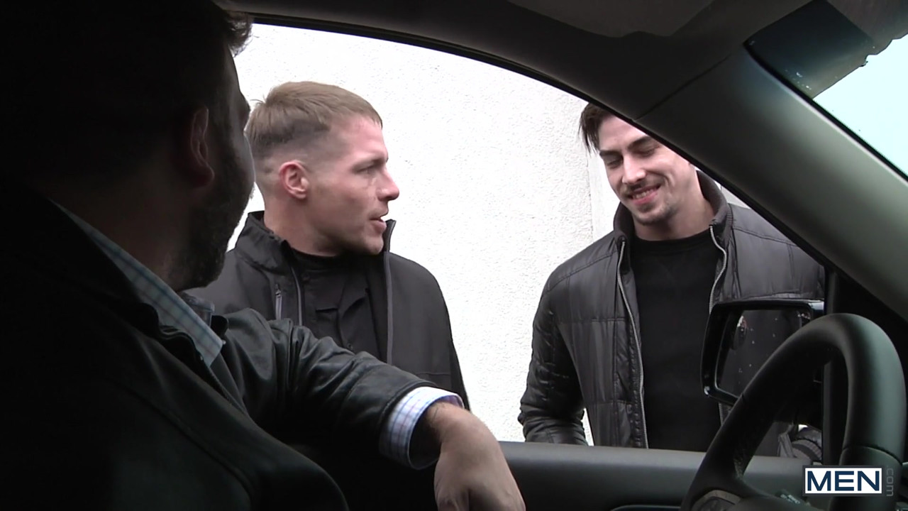 MEN - 既婚男性コルビー・ジャンセンは、彼の車の中でクイックファックのために彼のお気に入りのスタッドジャックハンターを拾います