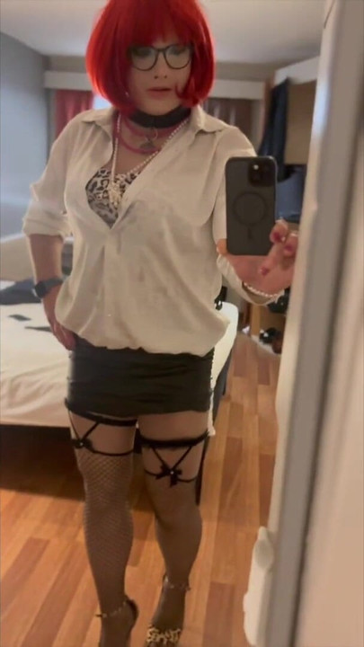 Uzbudljiv trenutak iz "Transform into a sissy crossdresser"