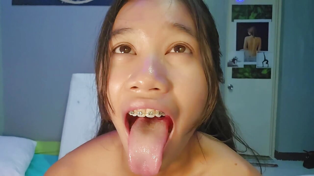 sautele pita ki aanti maja leti hai