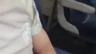 Крошка показывает свой член в публичном поезде