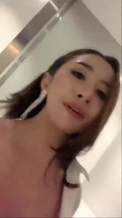 Unforgettable moment from "This jakarta model almost fucked by photographer, she only masturbates"