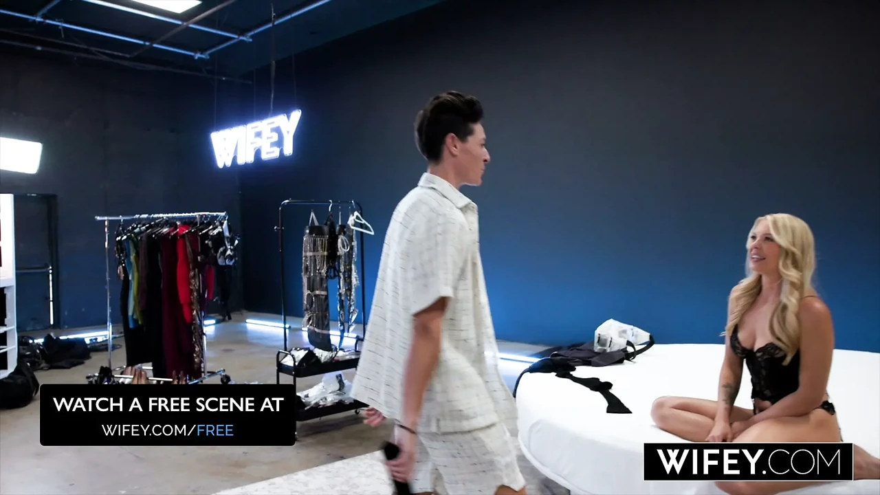 WIFEY Stunning Bisexual Blonde Hotwife Aria Gets BBC Railed In Front Of Her Wife