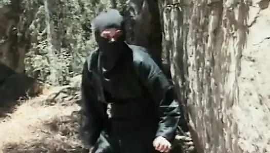 Ninja typ knallt geile asiatische milf im freien