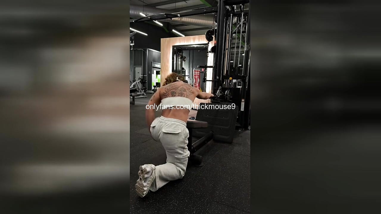 KECELAKAAN TIKTOK USIA 18 TAHUN MEMBOCORKAN MEMEK KRIM SELAMA LIVESTREAM