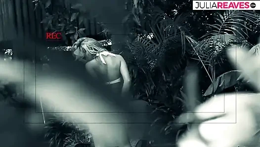 Ateşli kız büyük bir yarağı emdikten ve bindikten sonra döl yiyor