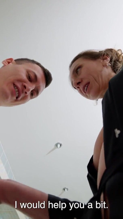 MOMMY4K. Sexy MILF doesn’t care about what’s going on beyond her bathroom | Clip 1