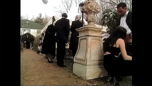 Tidak ada yang lebih baik dari blowjob di pesta pernikahan