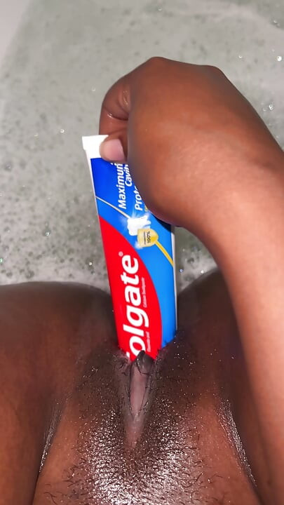 Solo bath time playtime
