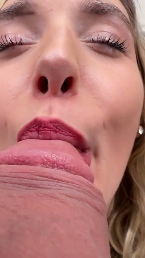VIP4K. Pussy delivery | Clip 1