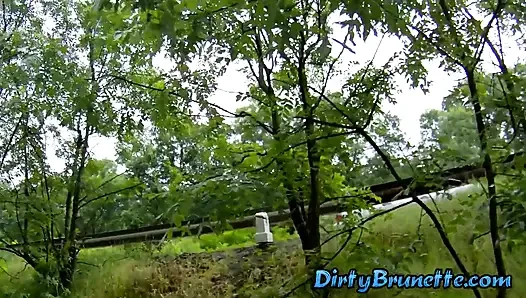 Снимаю эту брюнетку для траха позже