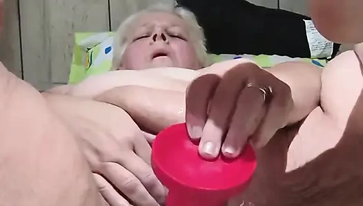Lanet olası dildolar galore boşalmasını izliyor