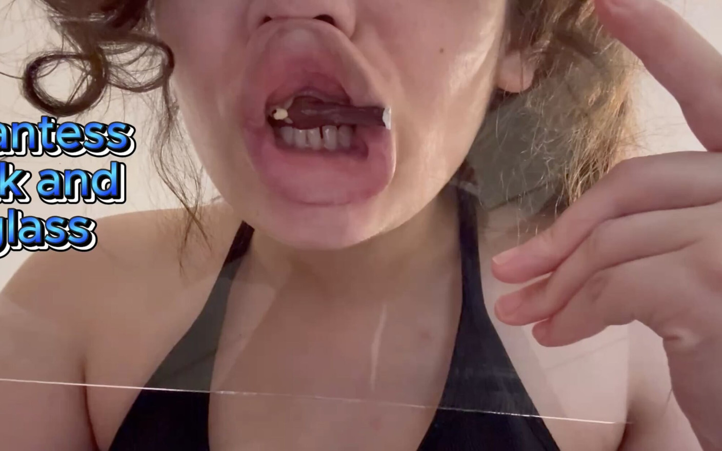 Giantess Stepsister Presses Her Mouth