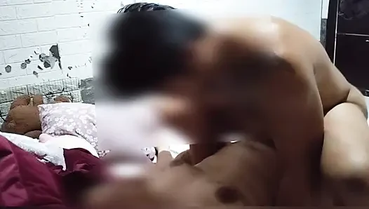 Tang ina sarap mo kumantot pre, letting wife fucked by friend