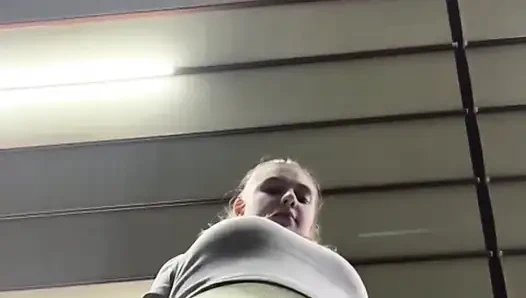 Extremes ficken und squirting im fitnessstudio