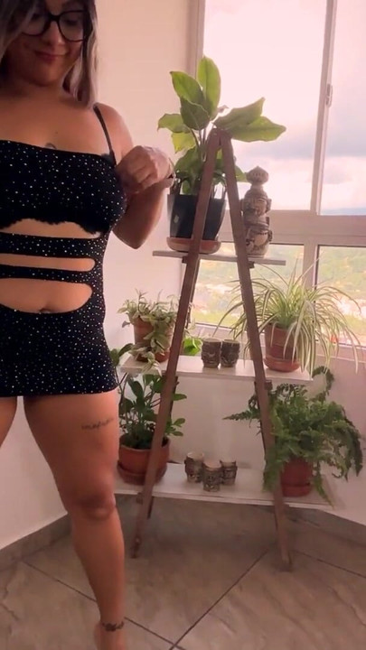 Colombian stepmon parades her costume | Clip 1