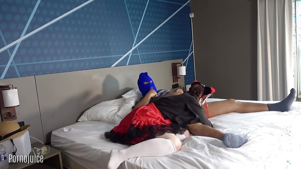 Awek pekak Anime White dapat krim pantat kote hitam besar, kemudian mengesan pantatnya