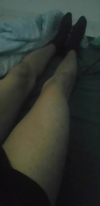 If you're obsessed with feet, this is your paradise. Exclusive photos and videos of close-ups, soft soles, perfect toes