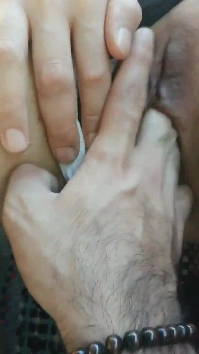 Arabaya bin ...parmaklaaaaa