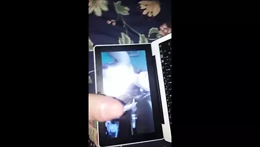 Un amigo se pajea con Ana