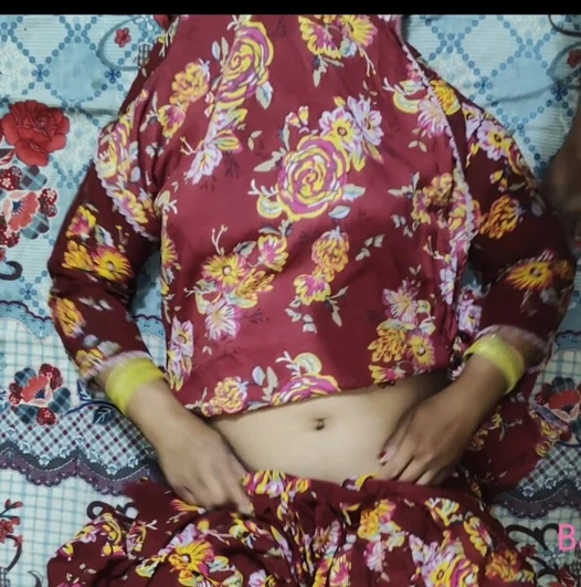 Village Bhabhi Frist Knight Enjoy Her Boyfriend