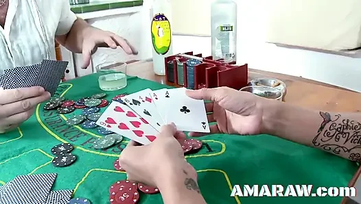 Esmer hatun Samantha Pink mutfakta yarağa biniyor