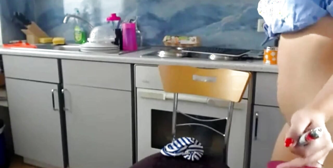 Cute Sexydea Flashing Pussy on Live Webcam