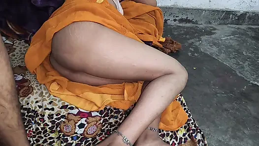 Desi heiße ehefrau fickt zu hause doggystyle in den arsch