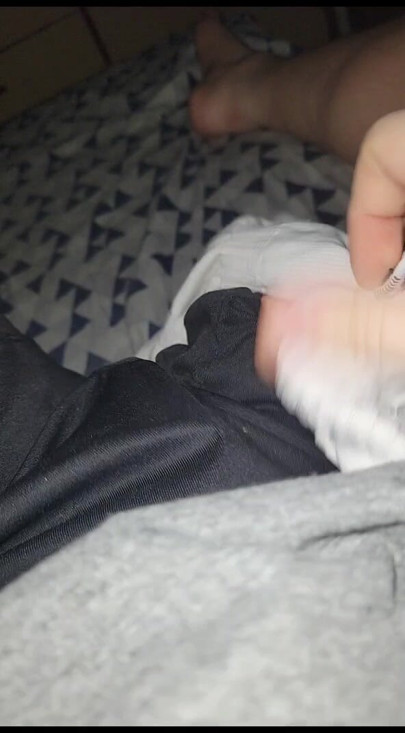 Gozando na meia de futebol