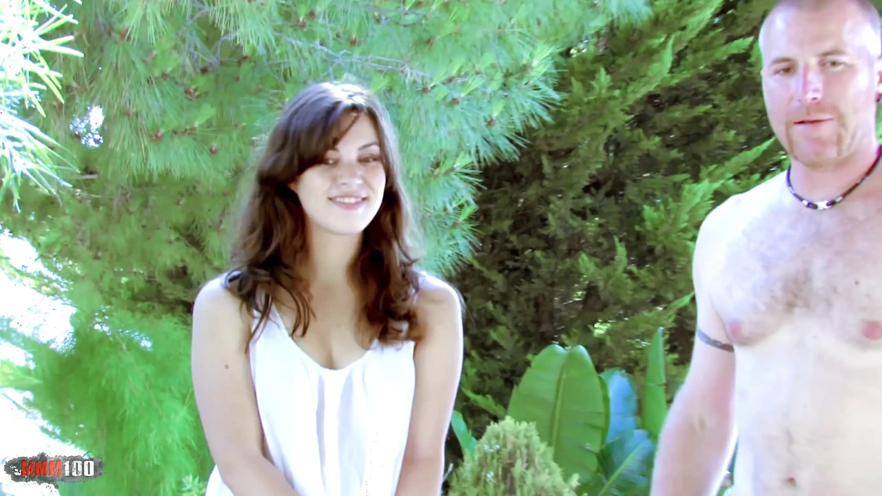 Tiffany Doll：法国色情明星Tiffany Doll在地下室被