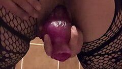 I masturbate in the bathroom and squirt