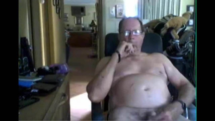 Opa streelde op webcam