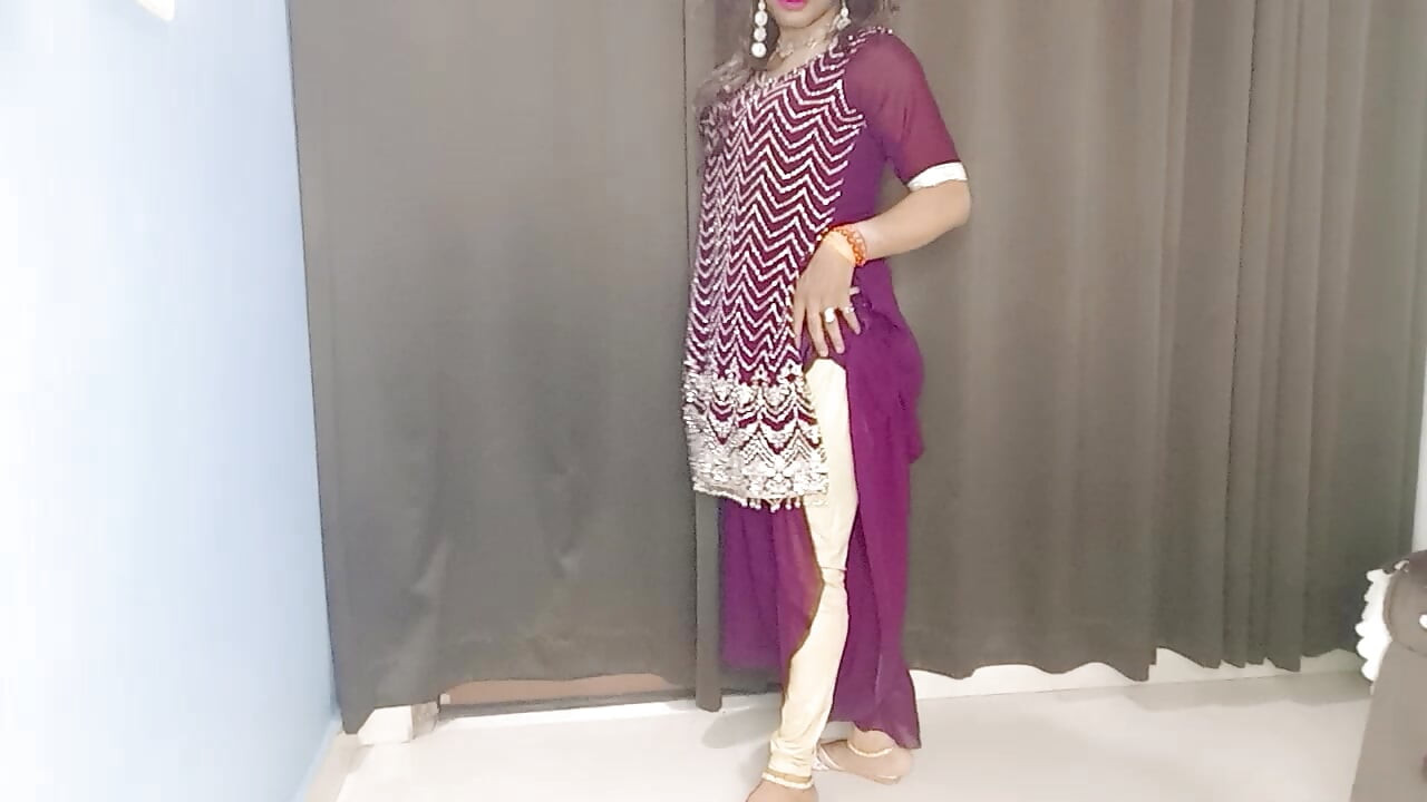 Hot Indian dress wearing lehnga and tit bra panty and