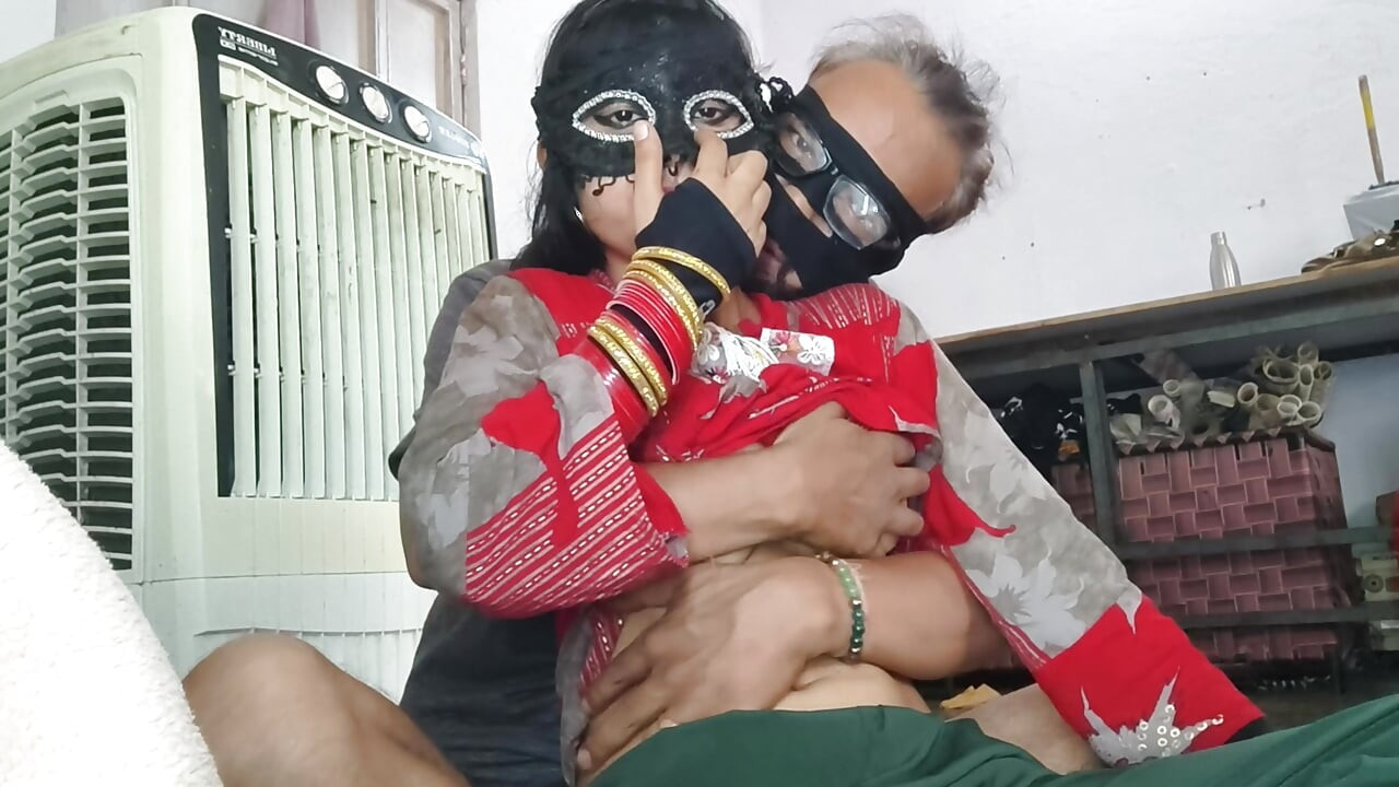 Pareja india caliente disfruta con historia de sexo audio hindi