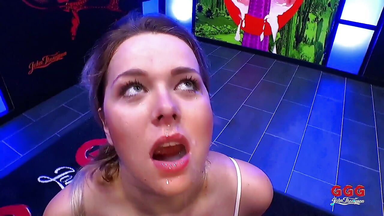 Ggg John Thompson，年輕、金髮、苗條、渴望