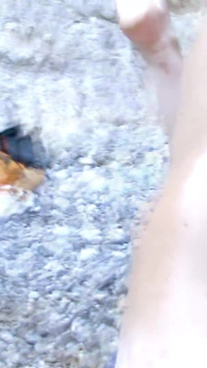 Razbijam usko malo dupe Tiffany Doll i nateram njenu pičku da prska | Klip 3