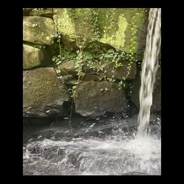 0 stopala nimfomanka Suzy Wylde Giantess moli da joj pička bude spenkovana