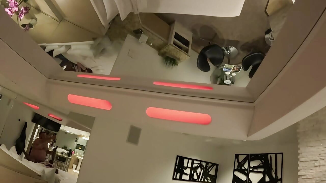 假期把大屁股继母变成肛交婊子
