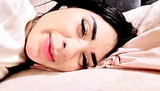 Übernachtung bei meiner lesbischen Freundin beendet ihren intensiven Sex