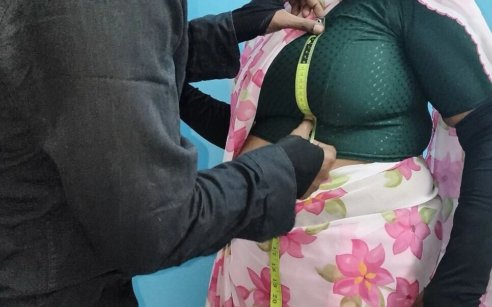 礼服裁缝与客户的热辣性爱, 德西热纱丽操逼