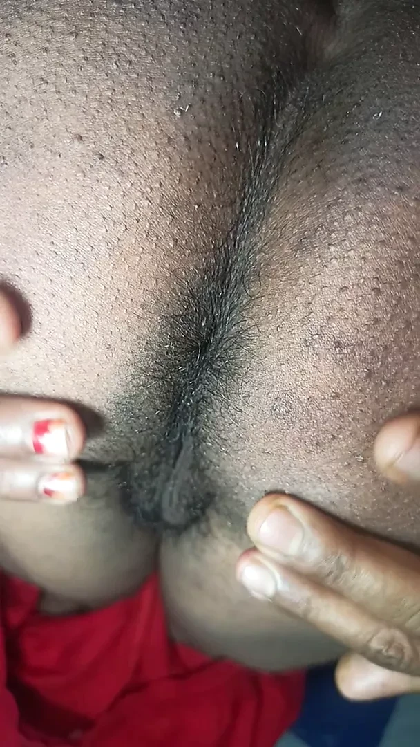 real desi indian lady showing her big boobs and pussy
