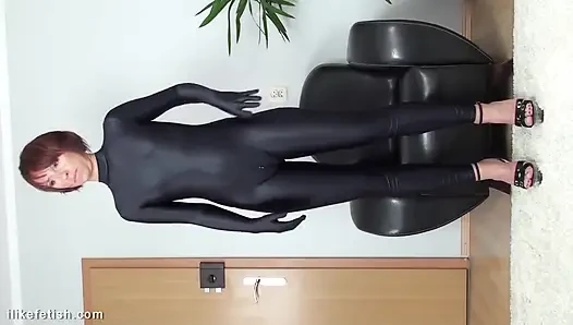 Full gövdeli siyah parlak catsuit