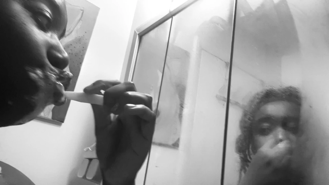 DOCELA BÍLÉ ZUBY (fetiš tease video)