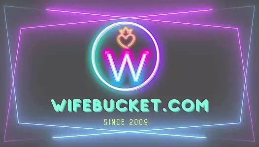 Amateur MILFs by Wifebucket - She went for a bath but ended with dick in the mouth