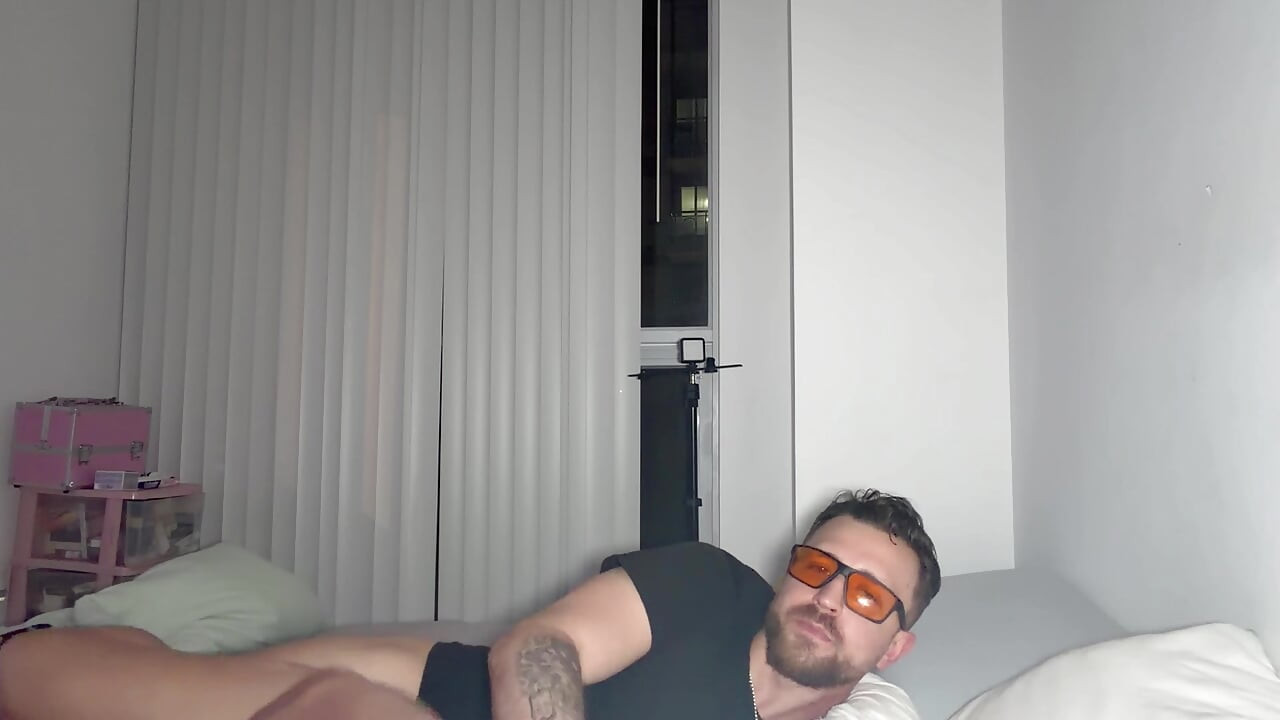 Mi-am sunat vecina sexy pentru un futai dur în pizdă
