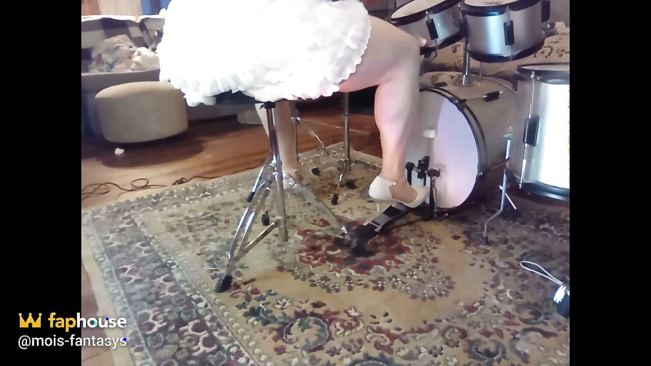 Davul pedalımı pompalarken seni aşağılamak istiyorum