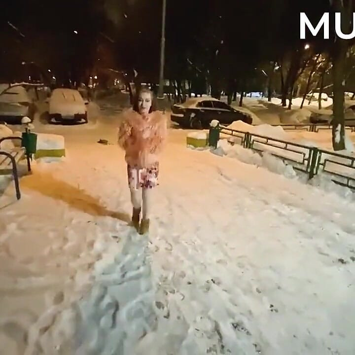 Шлюха сосет за 15 баксов