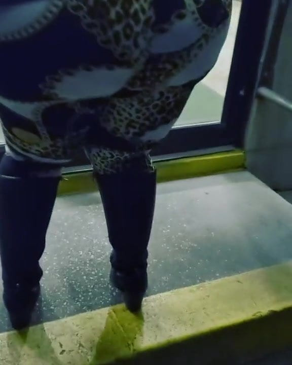 Follow that PAWG Booty