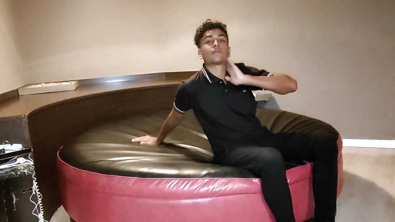 I let my butt get ripped after losing a pool game, they make me cum several times!!